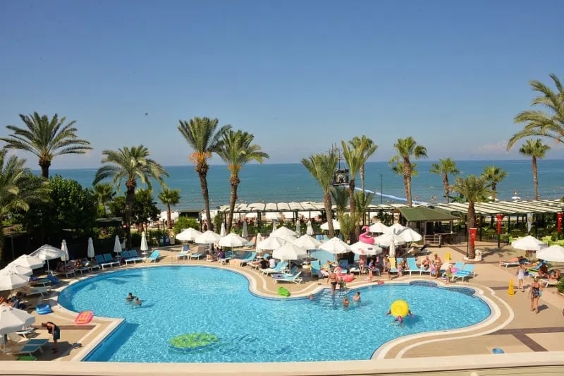 Sandy Beach – Zwembad met zeezicht, Side