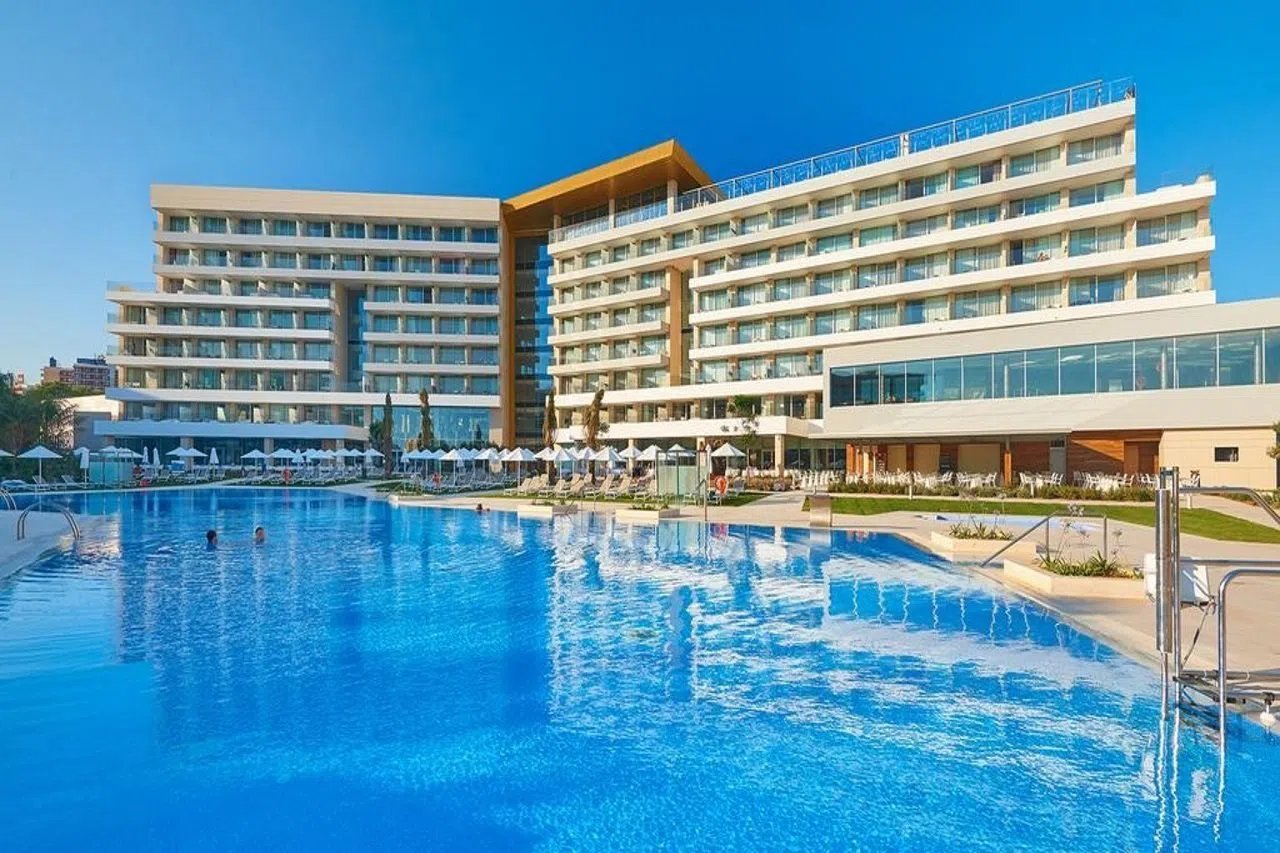Hipotels Playa De Palma Palace Hotel & Spa – Gevel aan zwembad, Playa de Palma