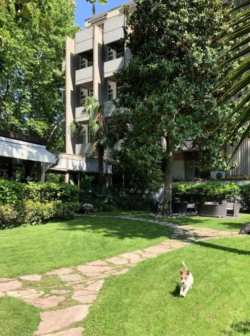 Fenix Hotel – Tuin met gazon, Rome