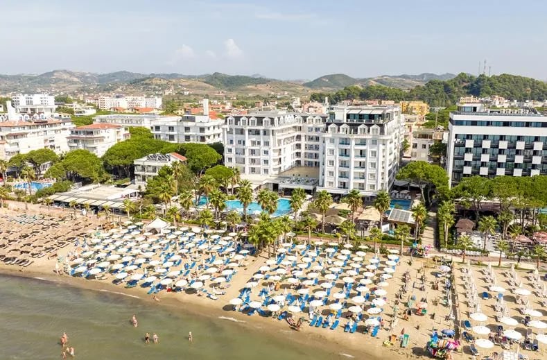 Fafa Premium Resort – Strand met parasols, Golem