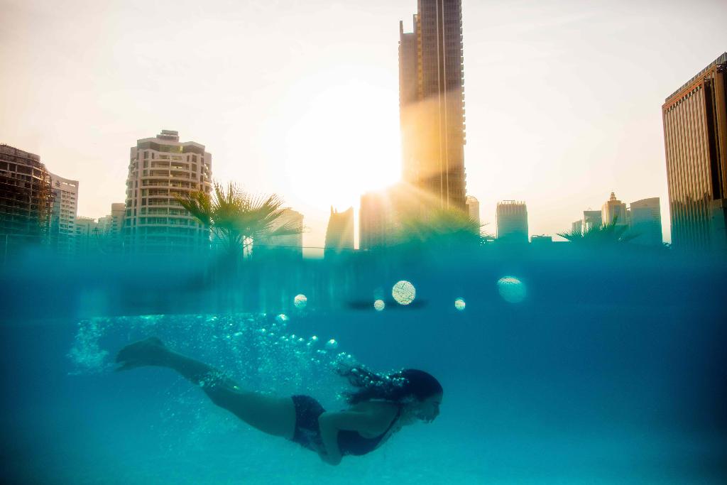 Intercontinental Dubai Marina – Onderwaterzwemmen, Dubai