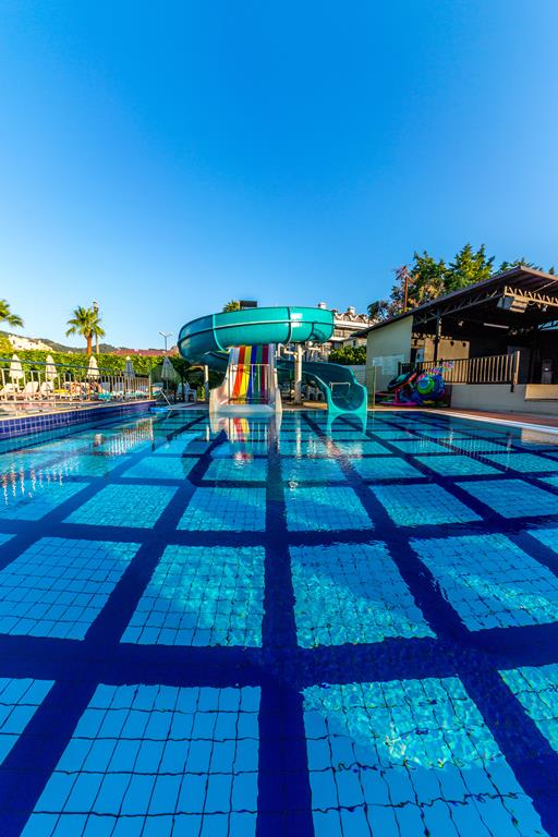 Julian Club Hotel – Waterglijbanen, Marmaris