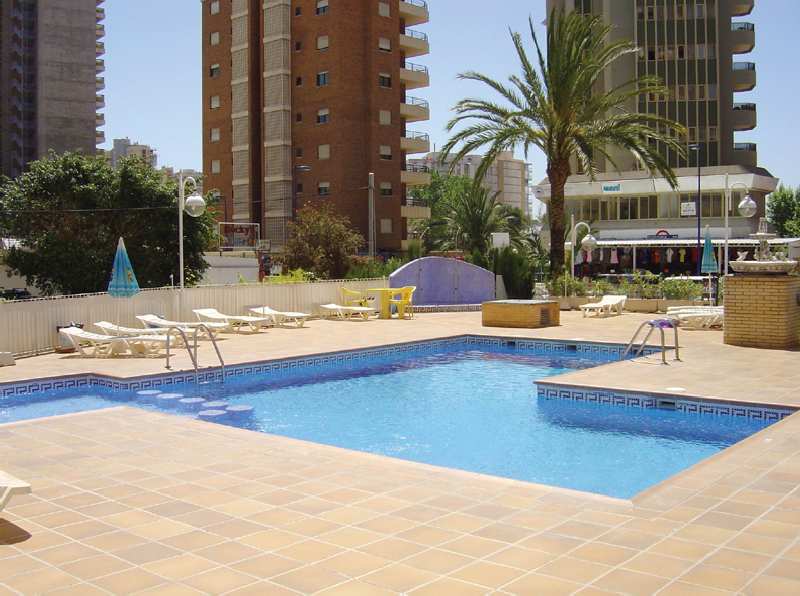 Torre San Diego – Zwembad met palmen, Benidorm