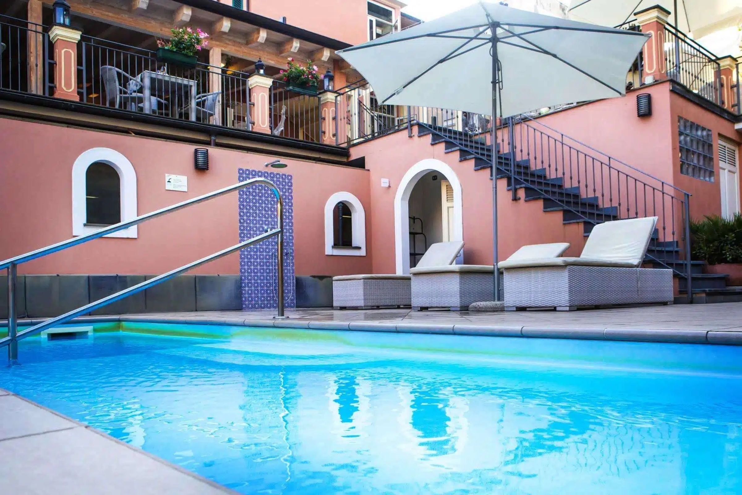 Monterosa – Zwembad met trap, Chiavari