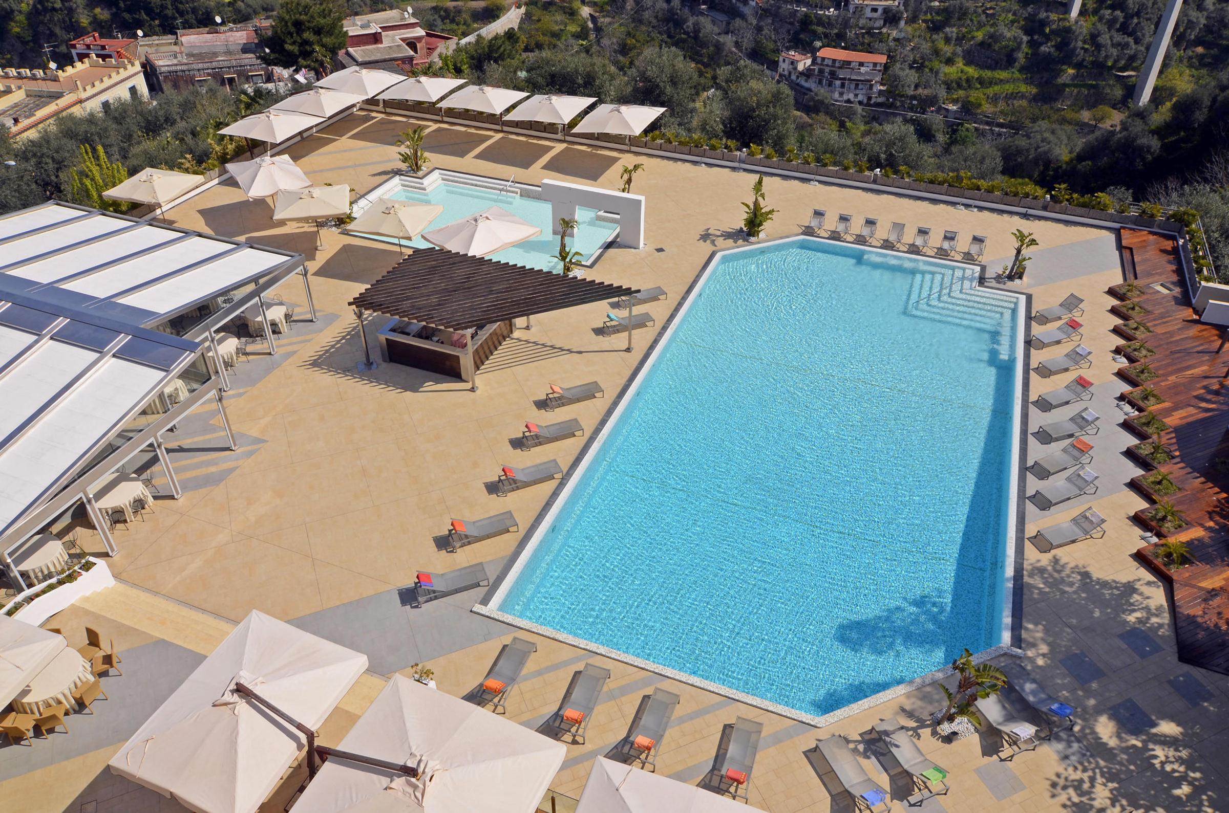 Grand Hotel Moon Valley – Zwembad van boven, Vico Equense
