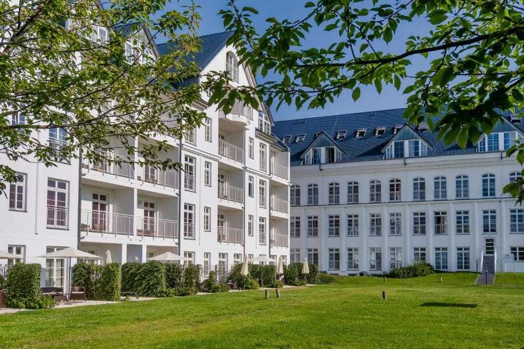 Sunday Resort Schwielowsee cover