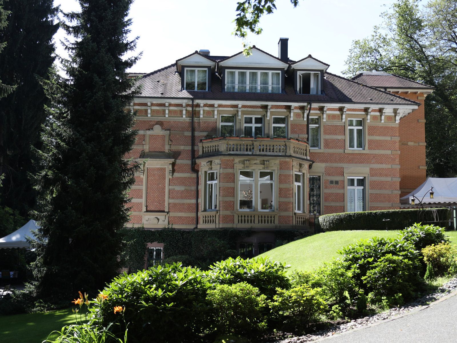 Hotel-Restaurant Villa Hammerschmiede cover