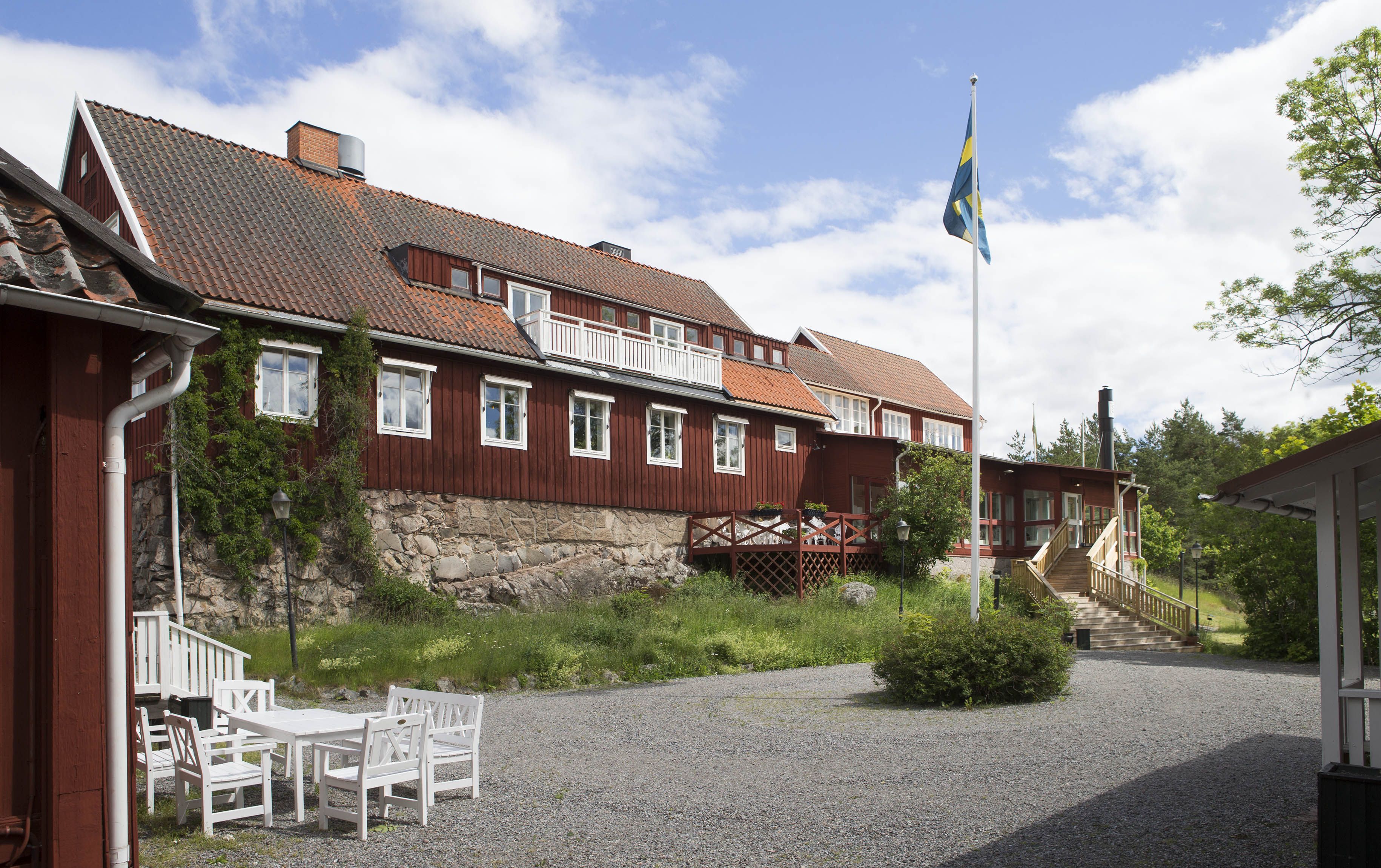 Skeviks Gård cover