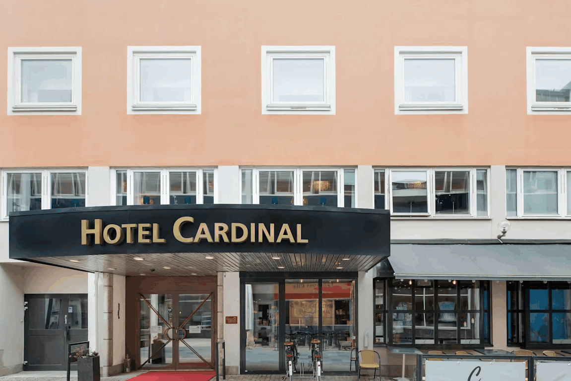 Home Hotel Cardinal cover