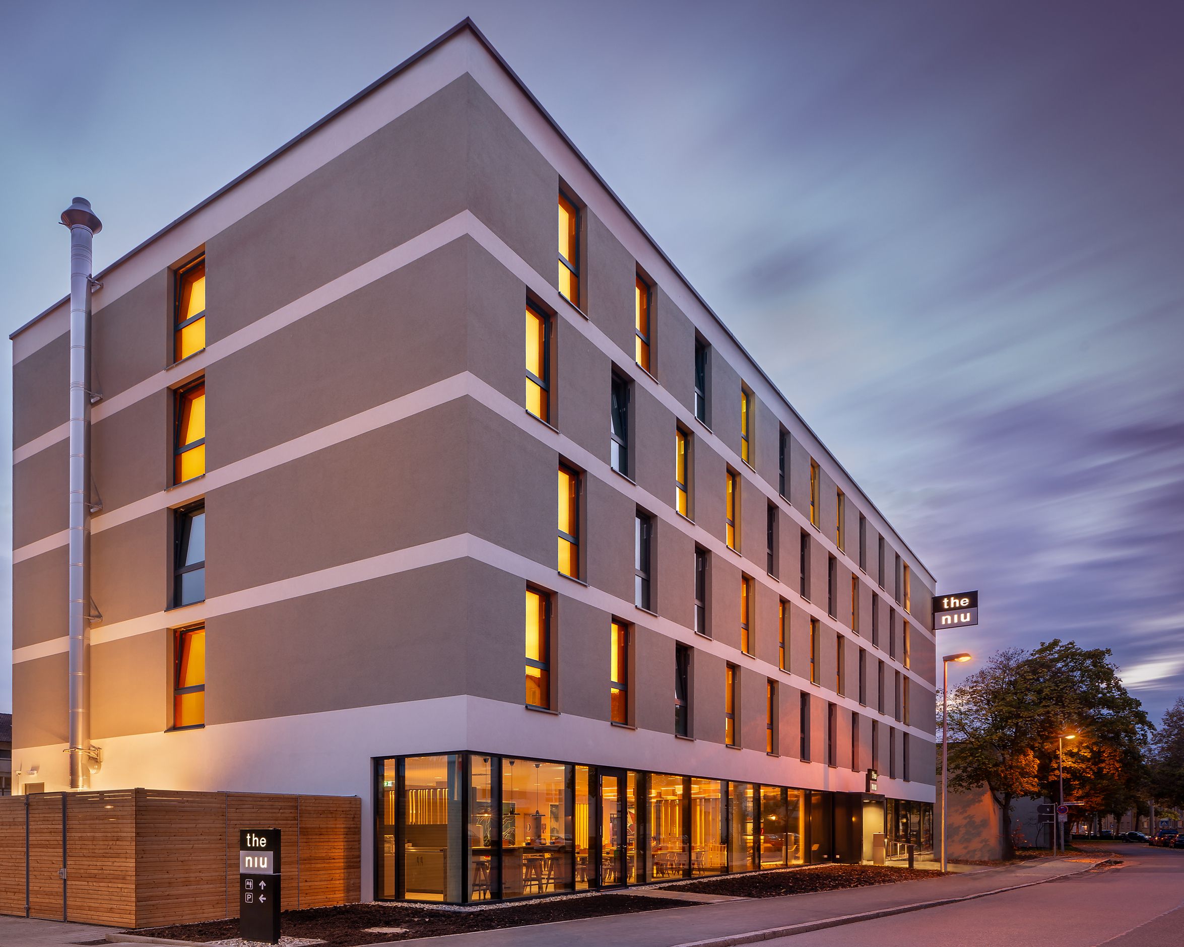 Holiday Inn - the niu Timber cover
