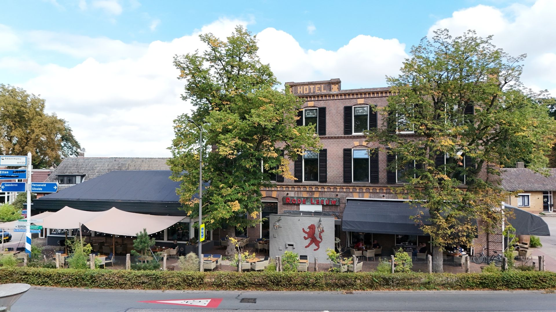 Hotel de Roode Leeuw cover