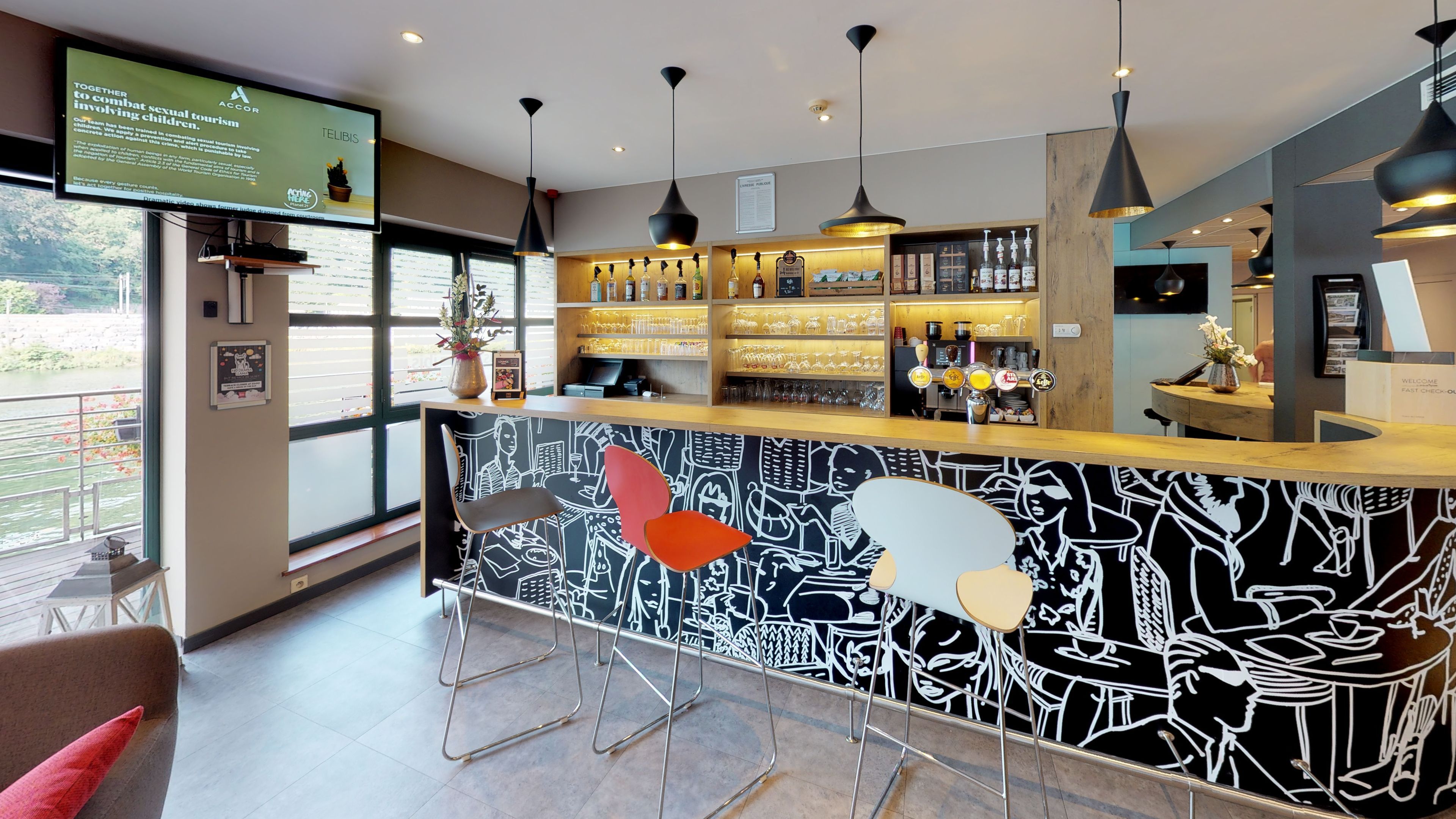 ibis Dinant centre cover