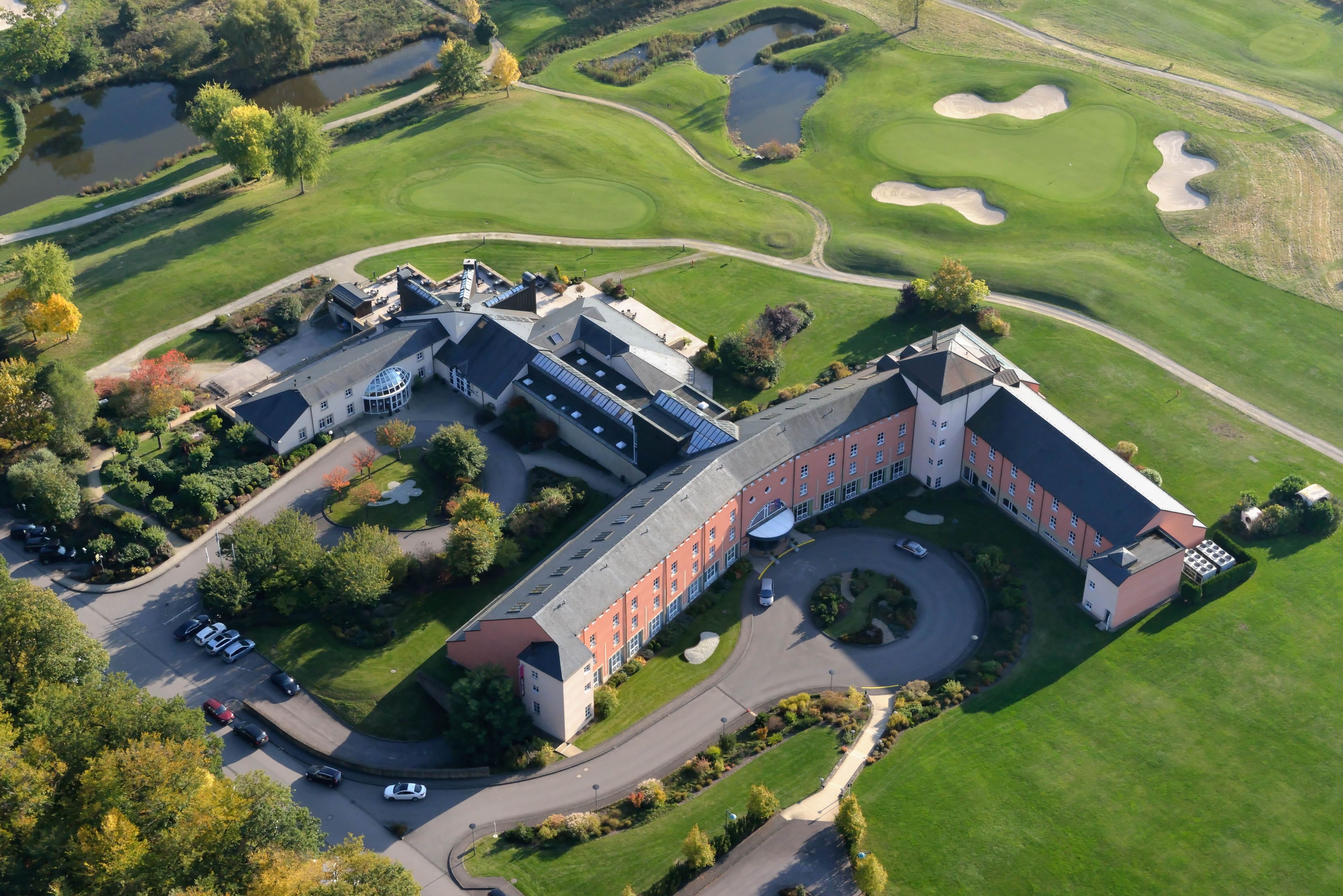 Hotel Mercure Luxembourg Kikuoka Golf & Spa cover