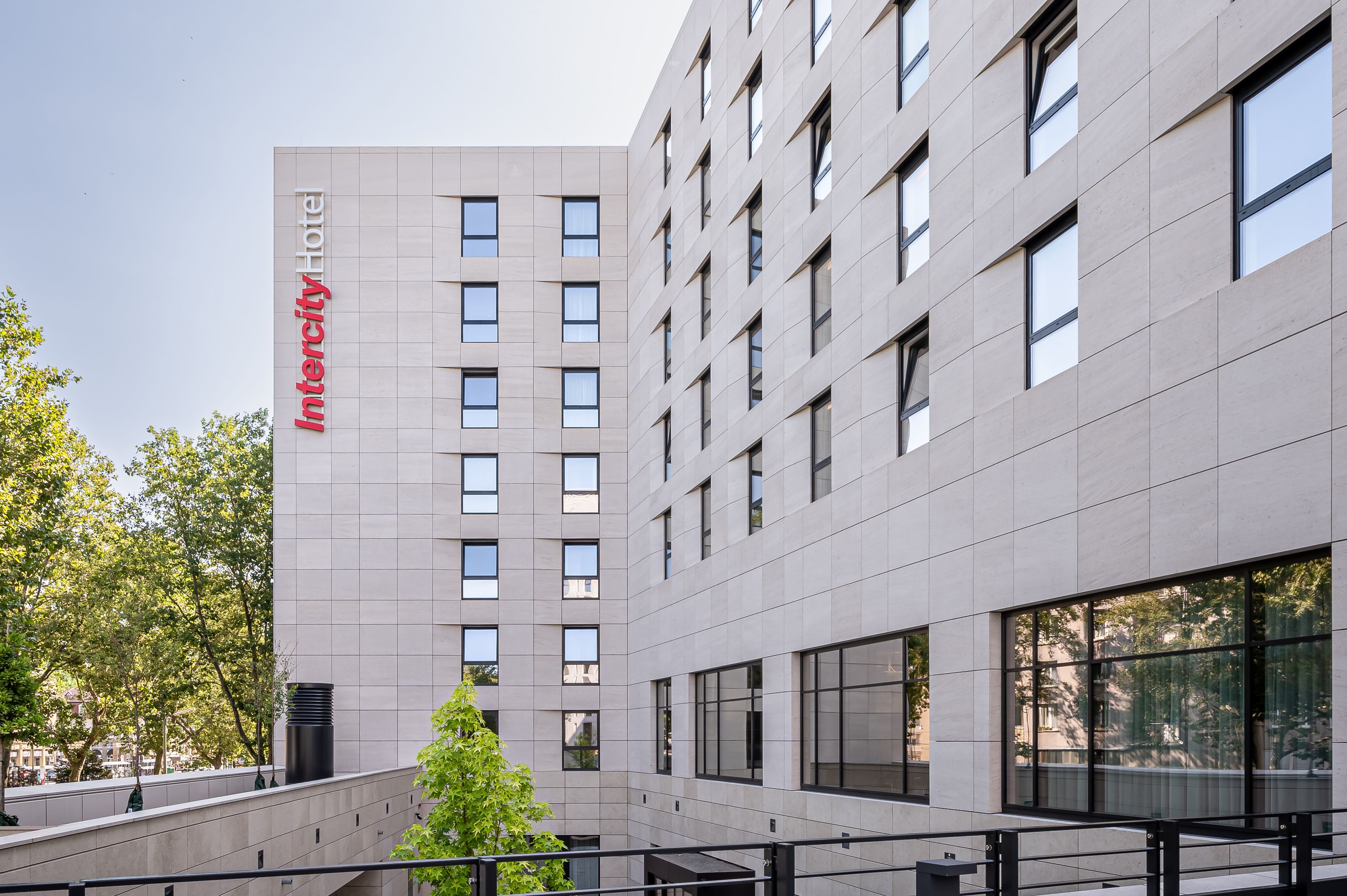 IntercityHotel Karlsruhe cover