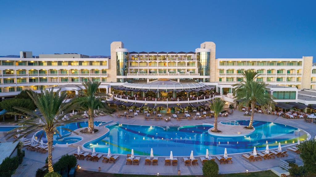 Athena Beach – Resort met zwembad, Paphos