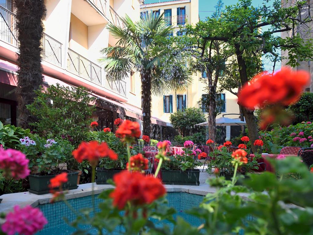 Hotel Amadeus – Tuin met bloemen, Venetië