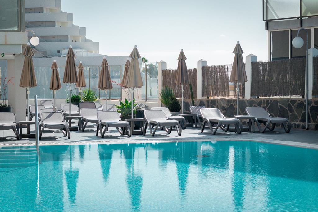 El Palmar – Zwembad met ligbedden, Playa del Ingles