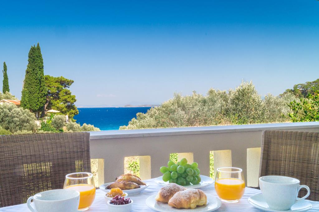 Armonia Bay Hotel – Ontbijt met zeezicht, Kokkari