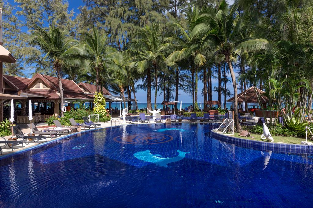 Best Western Premier Bangtao Beach – Zwembad met palmen, Bang Tao Beach