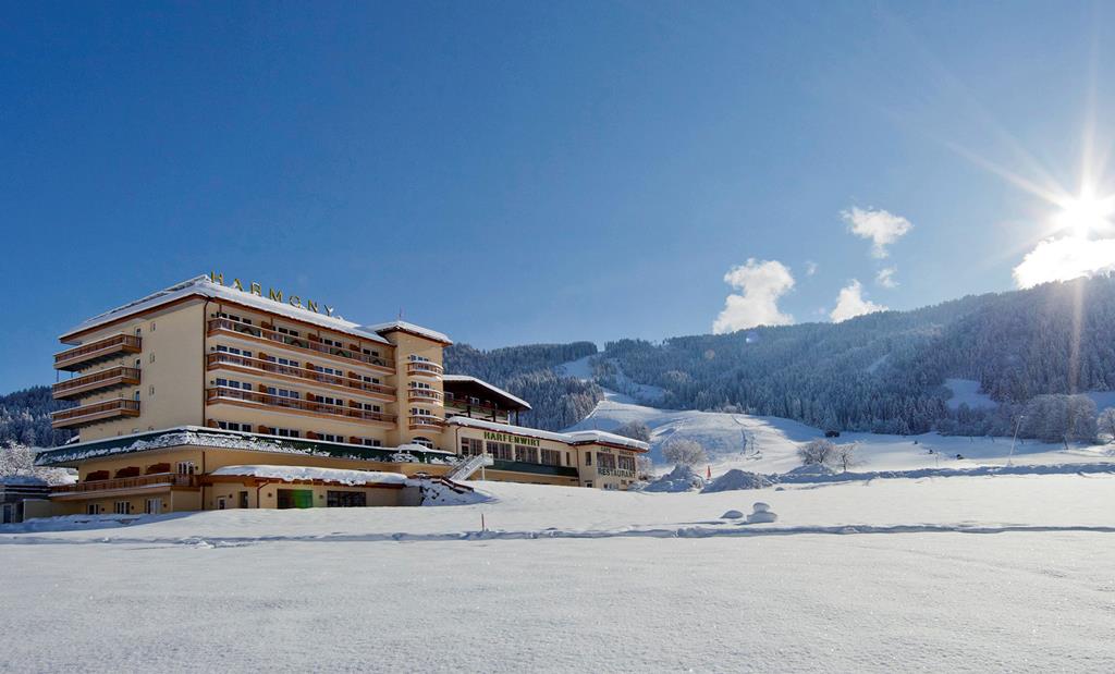 Harfenwirt – Hotel in de sneeuw, Niederau