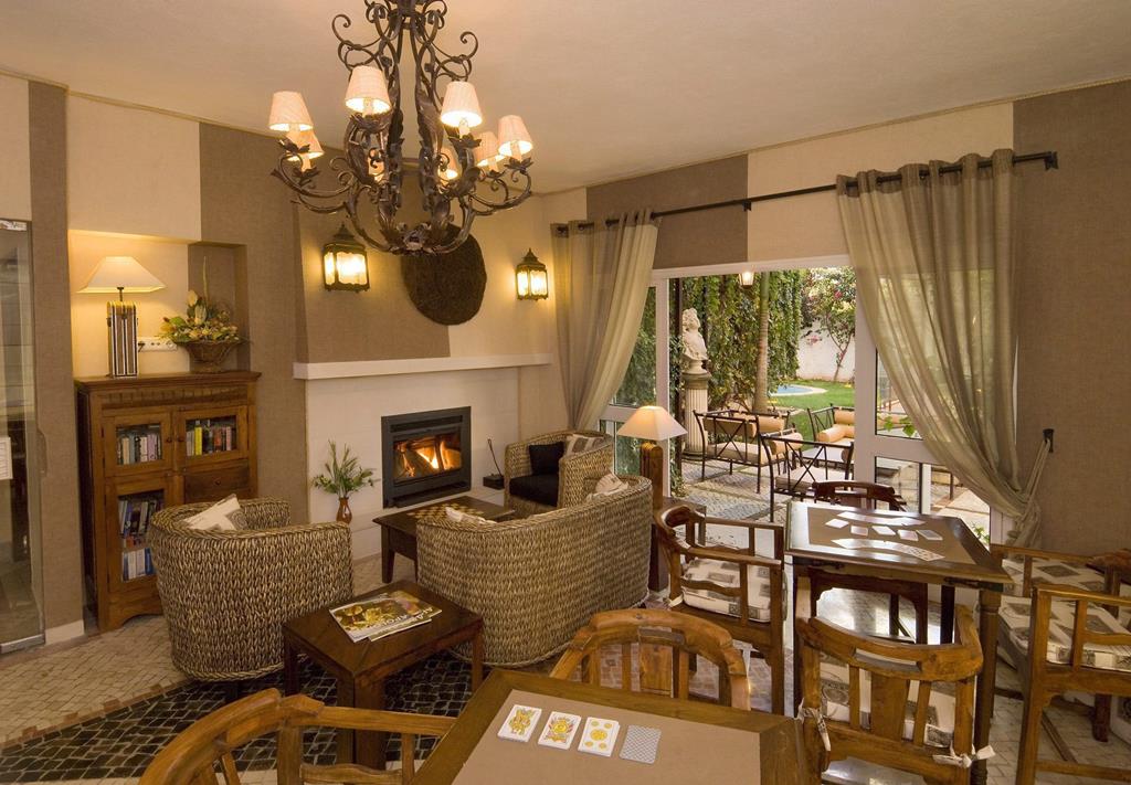 Do Cerro – Lounge met haard, Albufeira