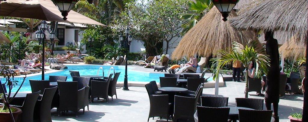 Bakotu Hotel – Terras bij zwembad, Kotu