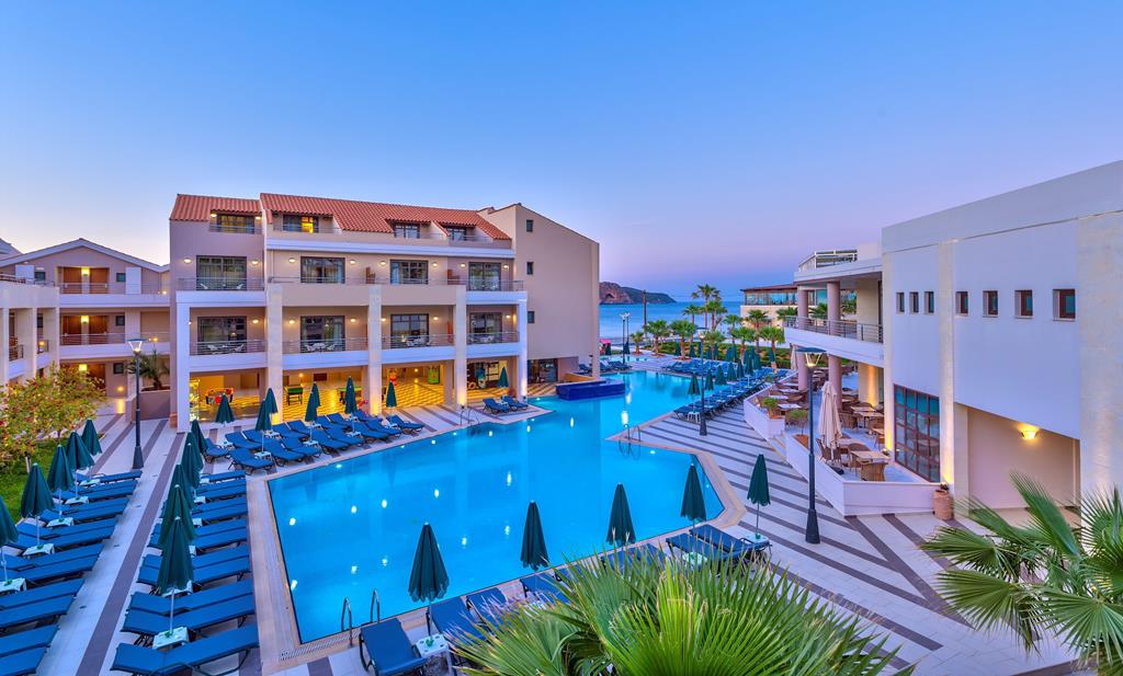 Porto Platanias Beach Resort – Zwembad bij schemering, Platanias