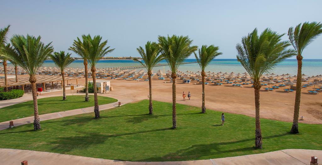 Stella Makadi Beach Resort & Spa – Tuin met palmen, Makadi Bay