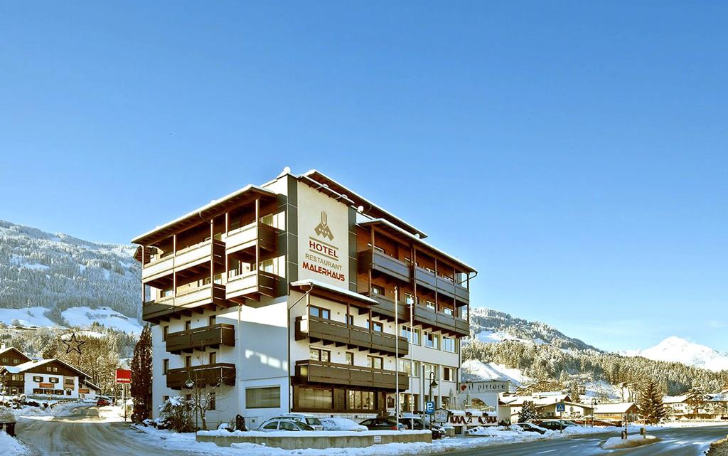 Malerhaus – Gevel met bergen, Fügen