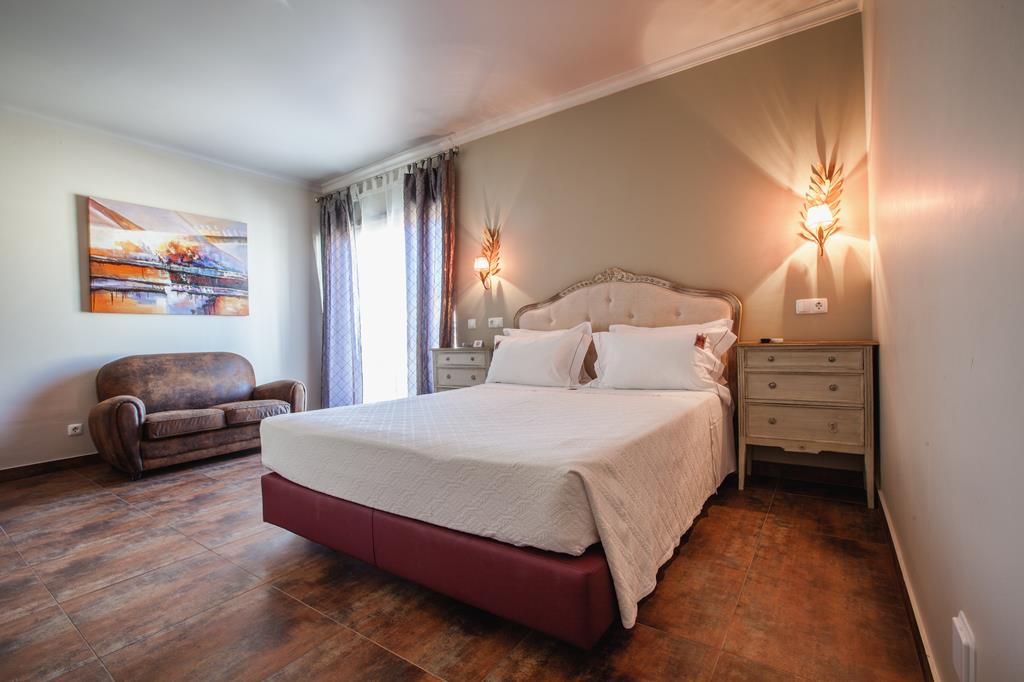 Hotel Dom Manuel I Residence – Slaapkamer met bank, Lagos