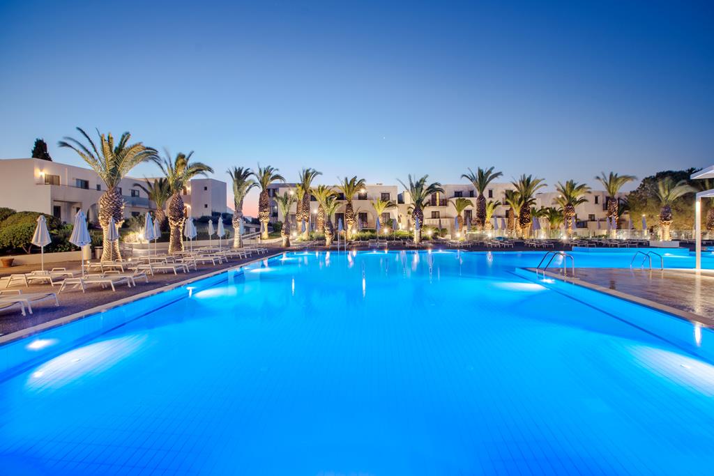 SPLASHWORLD Porto Bello Beach – Zwembad bij avond, Kardamena