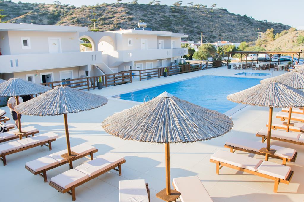 TUI TIME TO SMILE Three Stars – Zwembad met parasols, Pigadia