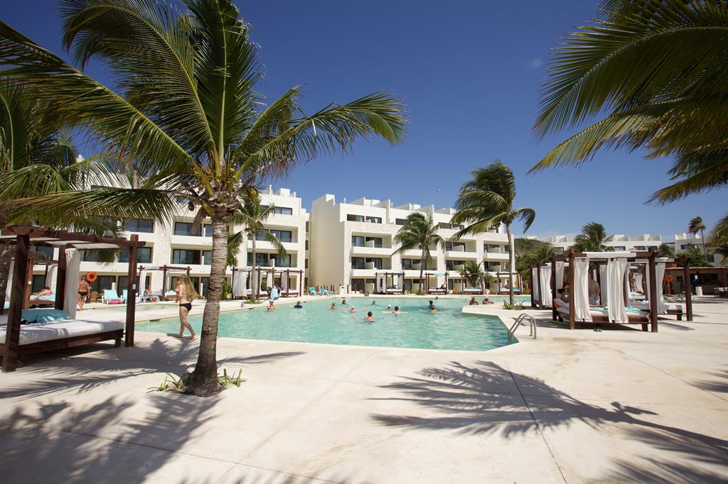 Akumal Bay Beach & Wellness Resort – Zwembad met cabanas, Akumal