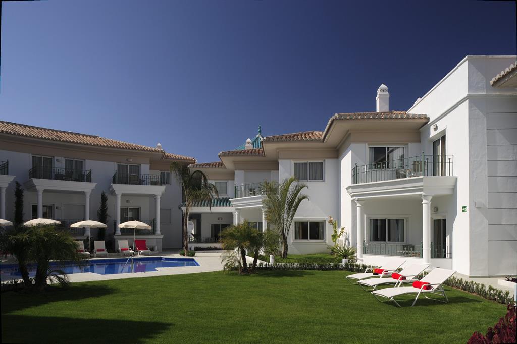Marina Turquesa – Tuin met ligbedden, Nerja