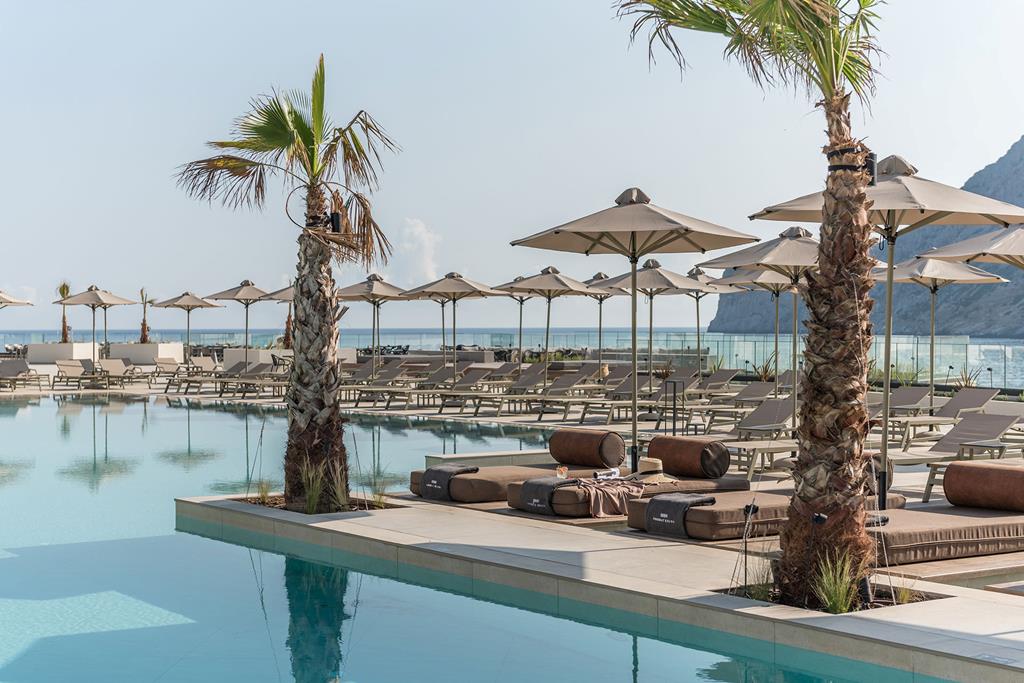 Fodele Beach & Waterpark Resort – Zwembad met palmen, Fodele