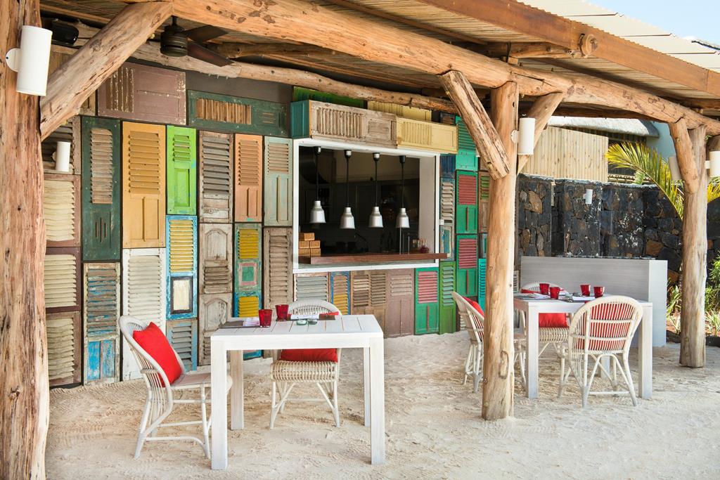 Zilwa Attitude – Strandbar, Anse la Raie
