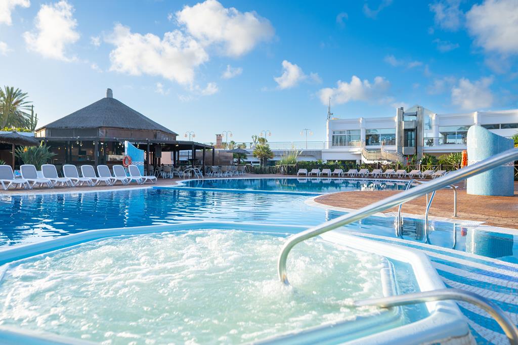Bungalows Club Playa Blanca – Zwembad met jacuzzi, Playa Blanca