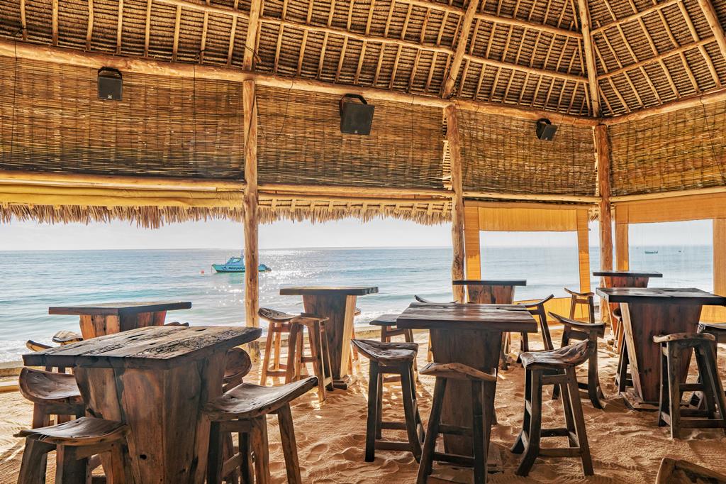 Ndame Paje – Strandbar, Paje
