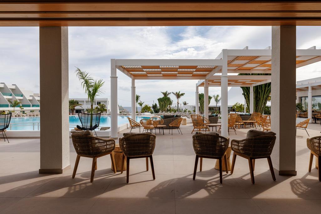 Radisson Blu Lanzarote Resort – Overdekt terras, Costa Teguise