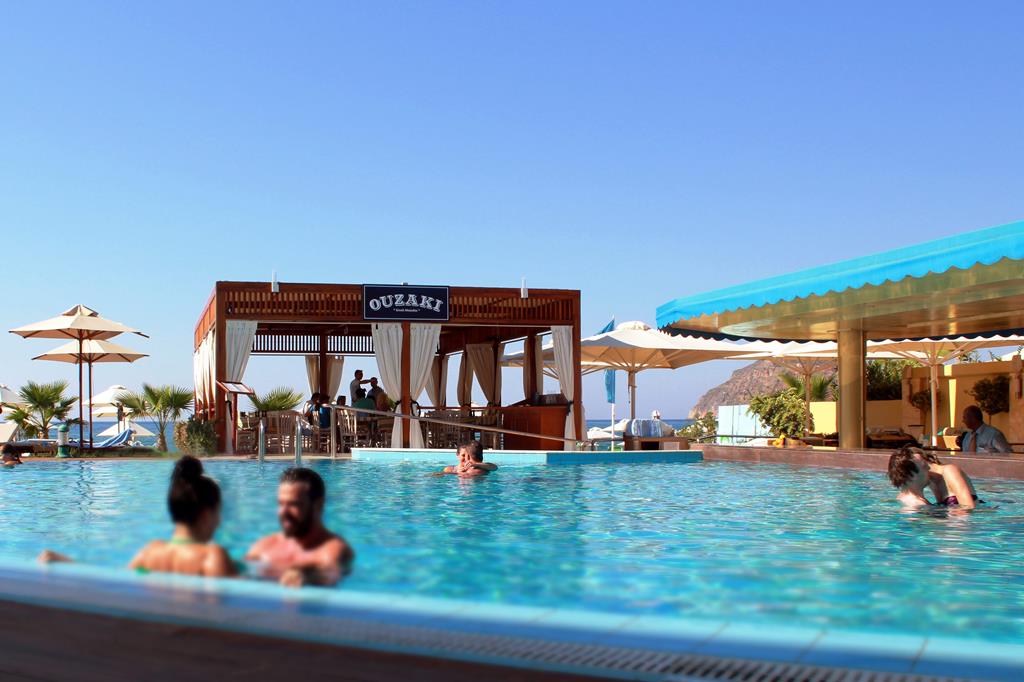 Thalassa Beach Resort – Zwembad met poolbar, Platanias