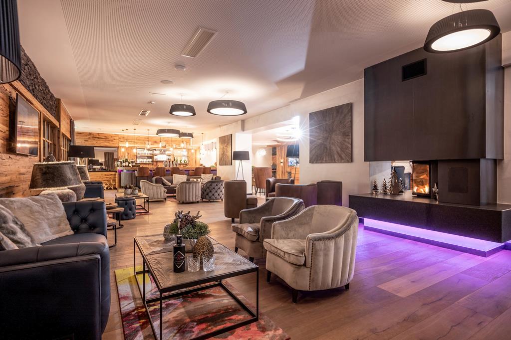 Adapura – Lounge met haard, Wagrain