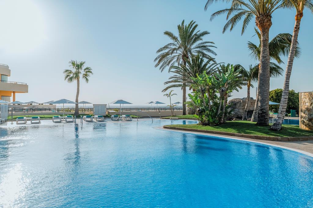 Iberostar Waves Playa Gaviotas – Zwembad met palmen, Jandia Playa