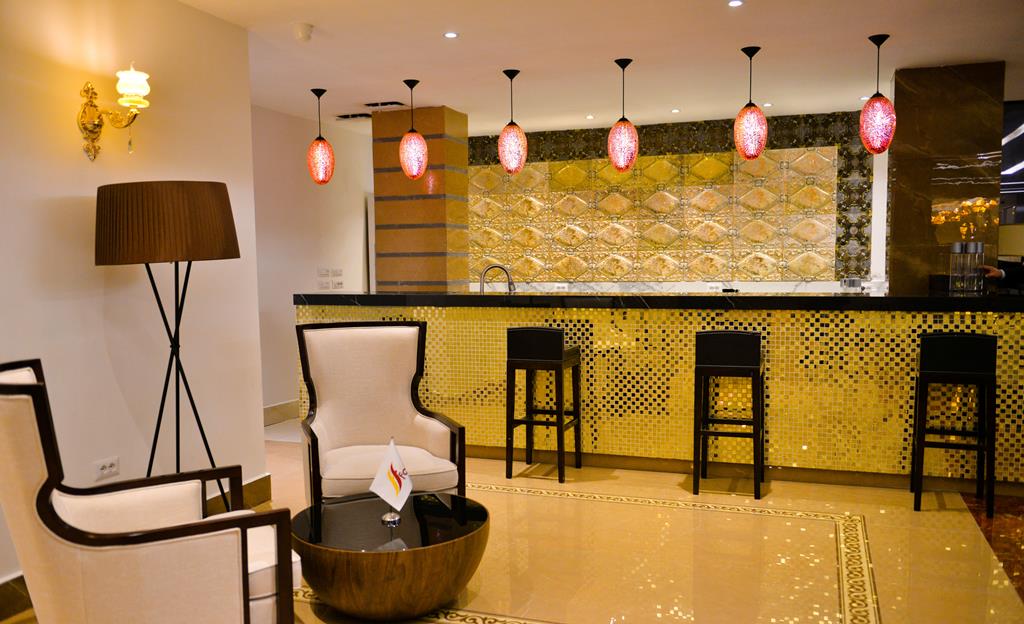 Fafa Beach Hotel – Bar, Golem