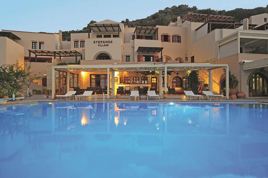 Stefanos Village – Zwembad bij avond, Plakias