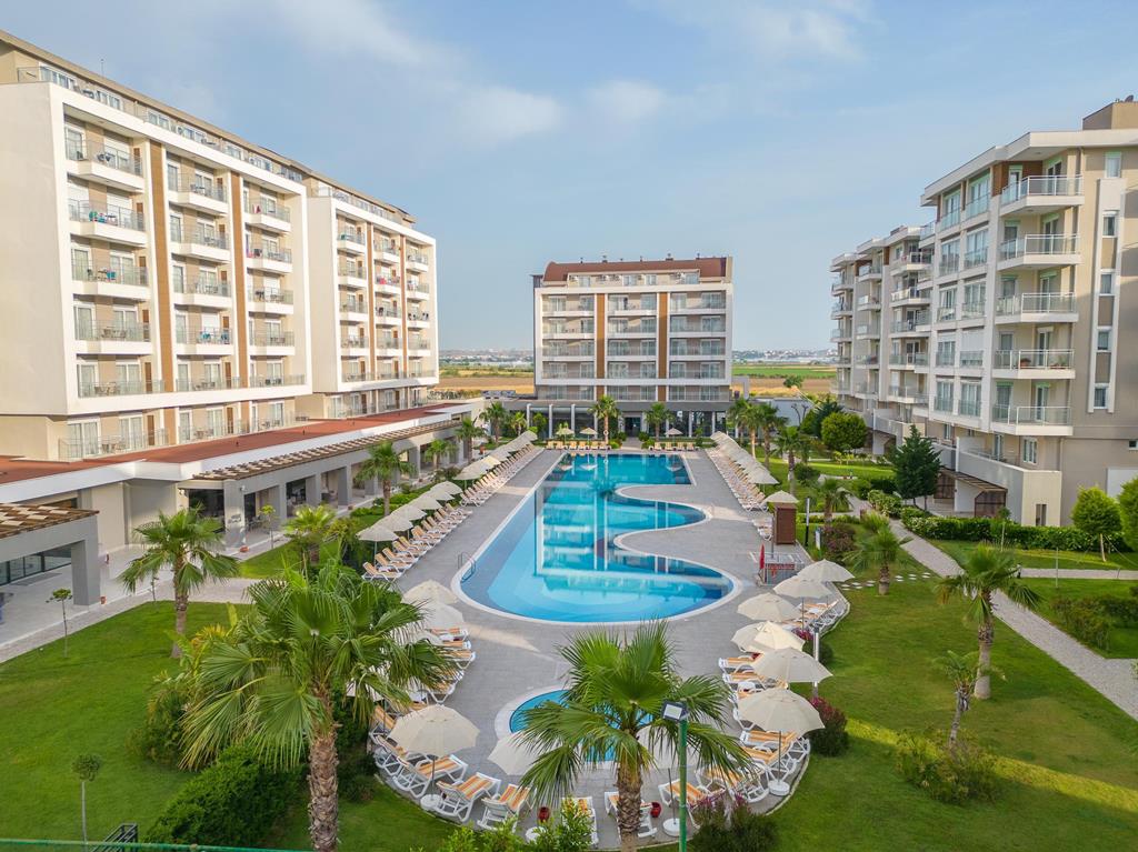 Greenwood Suites Resort – Zwembad in tuin, Lara Beach