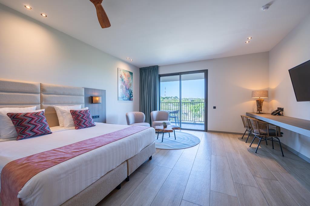 Dolphin Suites & Wellness Curacao – Slaapkamer, Mambo Beach