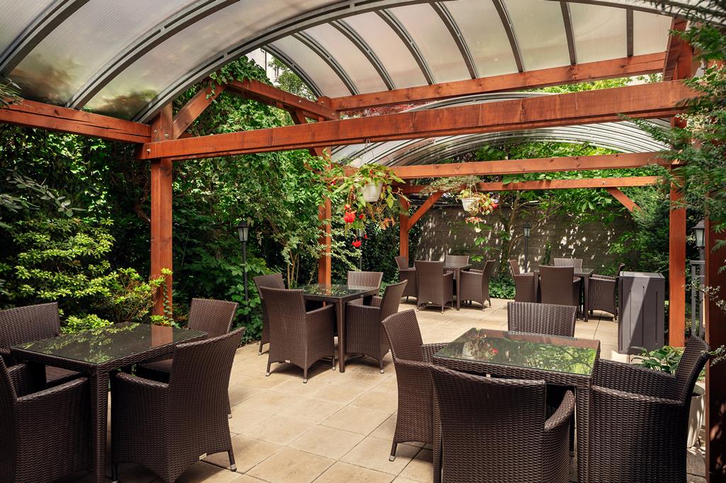 Amigo City Center hotel – Terras met pergola, Praag