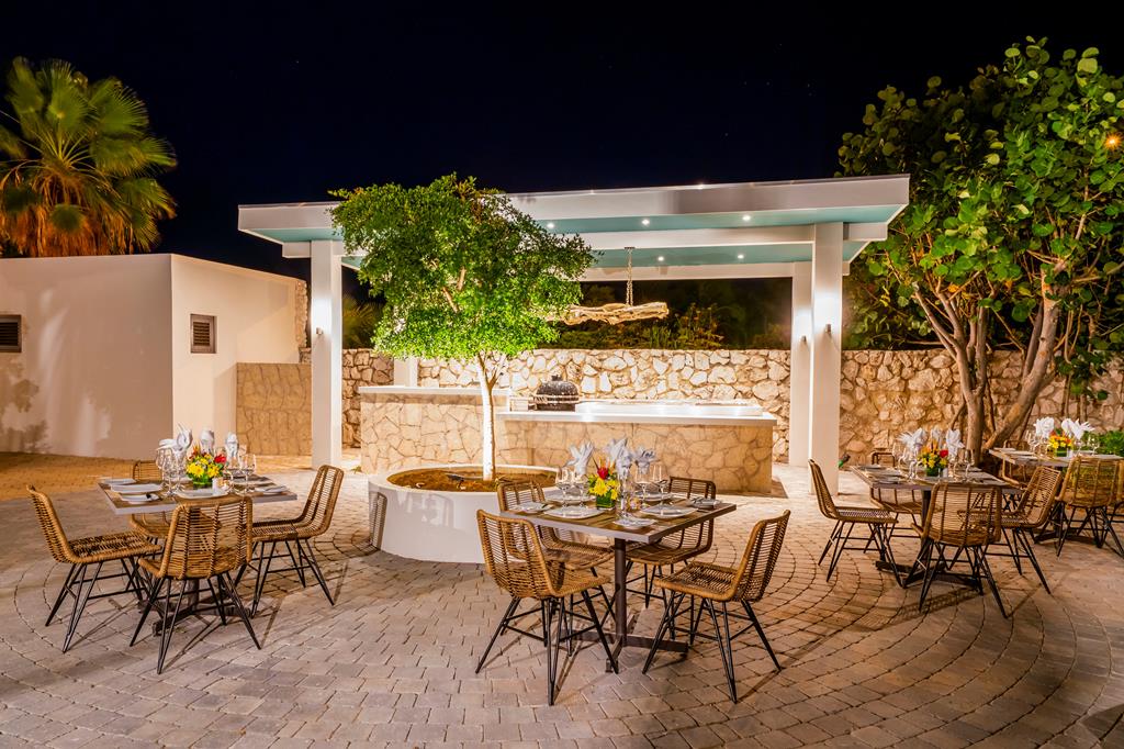 Zoetry Curacao Resort & Spa – Terras bij avond, Piscadera Baai