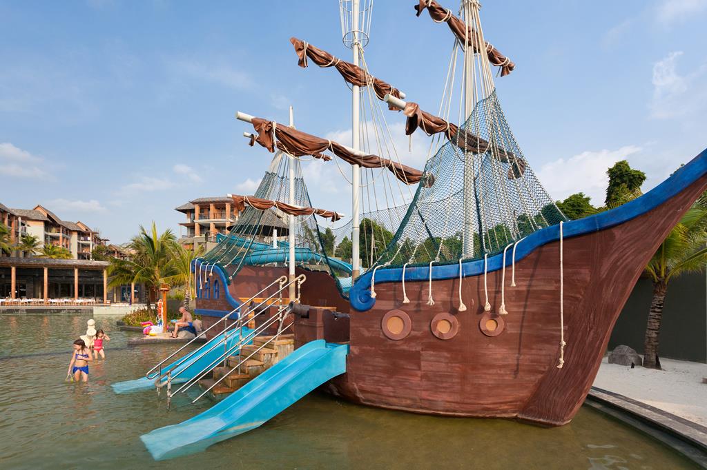TUI BLUE Mai Khao Lak – Piratenschip in zwembad, Khao Lak