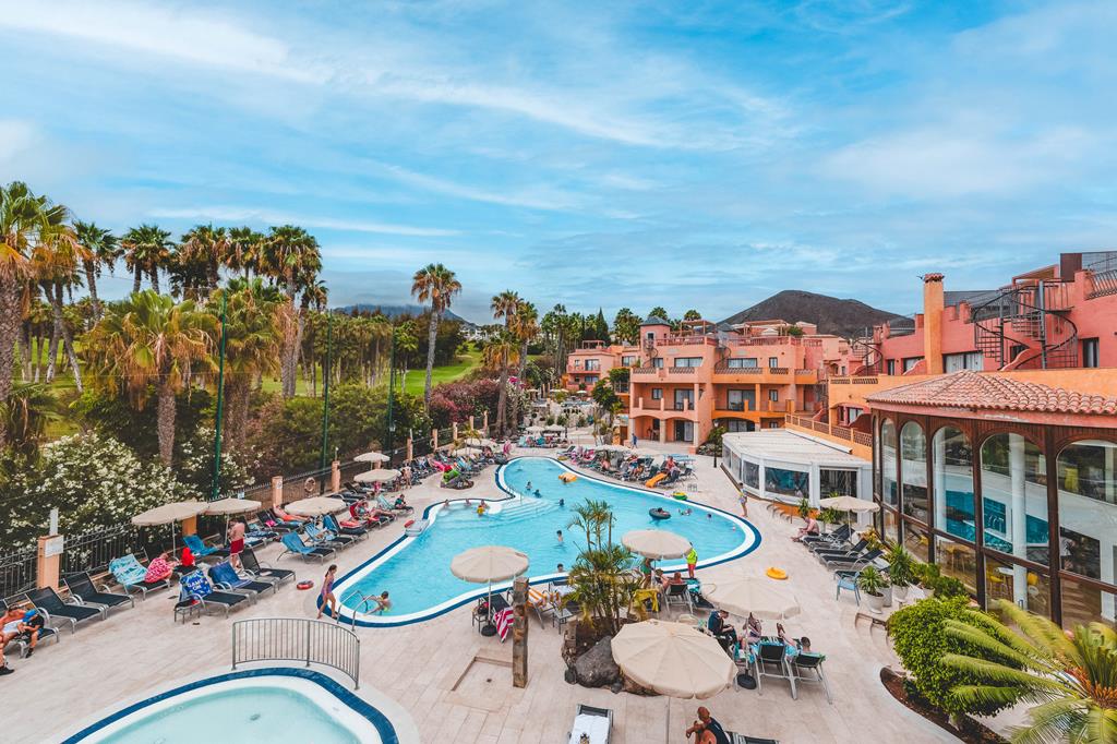 Villa Mandi Golf Resort – Zwembad met resort, Los Cristianos